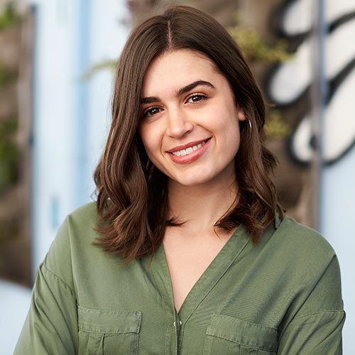 outdoor-head-and-shoulders-portrait-of-smiling-A56TE94